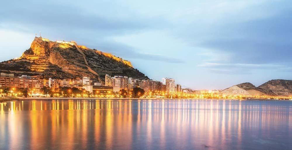 Luxury Apartments Near The Beach And Downtown Centrum 8 Alicante Exterior photo